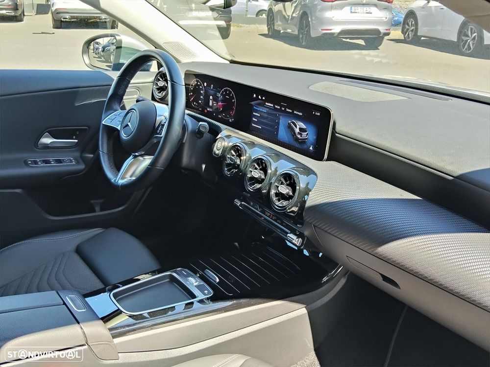 Mercedes-Benz A 200 Style Plus Aut. - 14