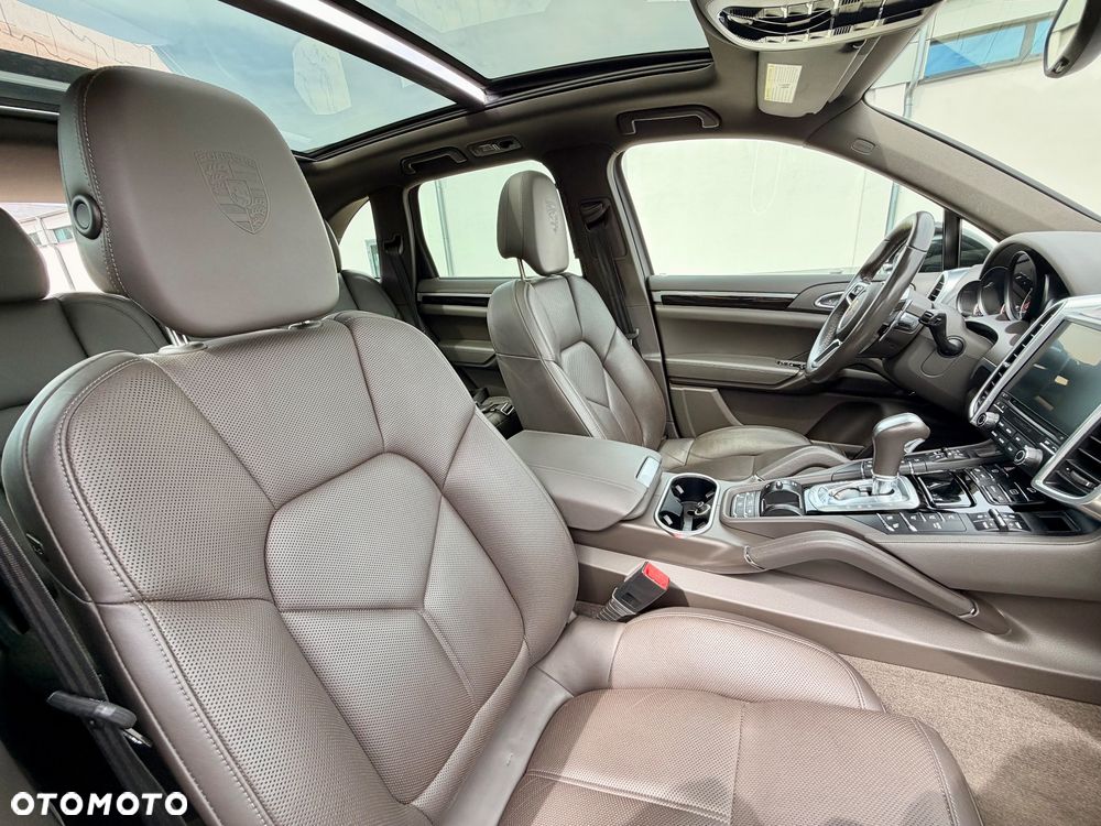 Porsche Cayenne Standard - 30