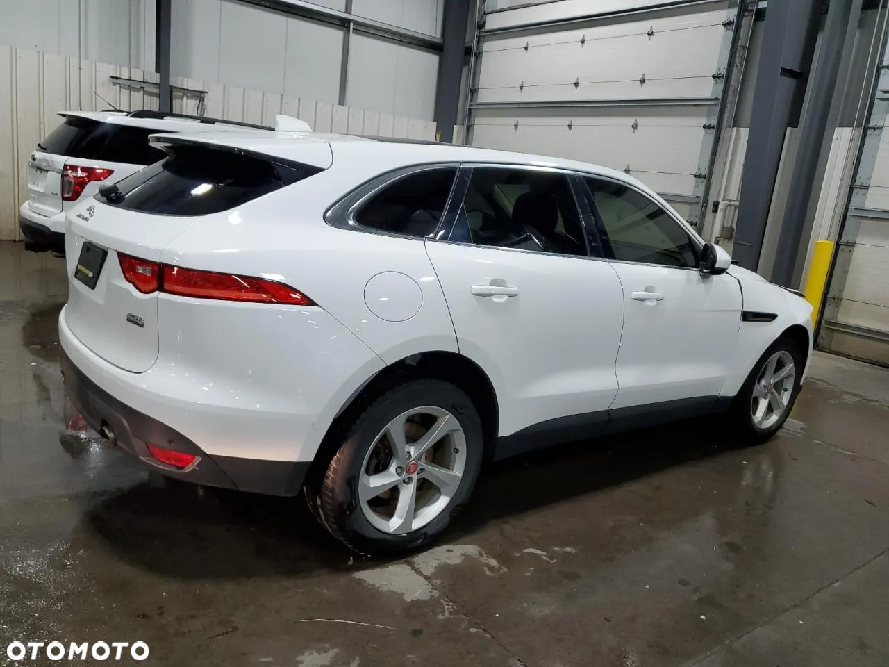 Jaguar F-Pace - 4