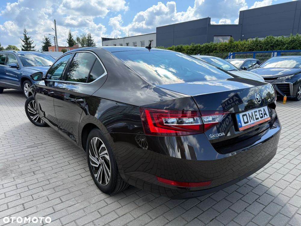 Skoda Superb 2.0 TDI Ambition DSG - 4