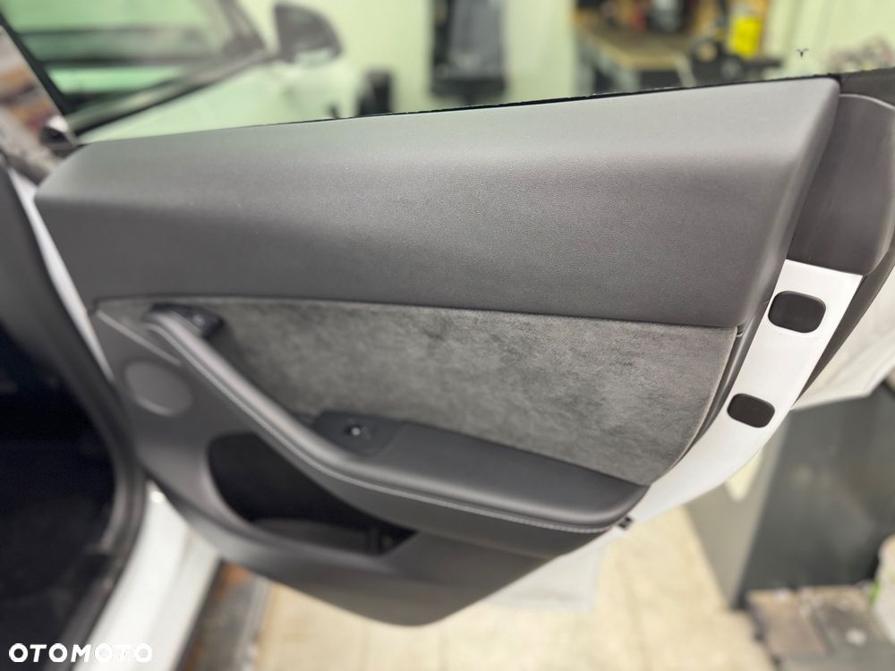 Tesla Model Y RWD - 19
