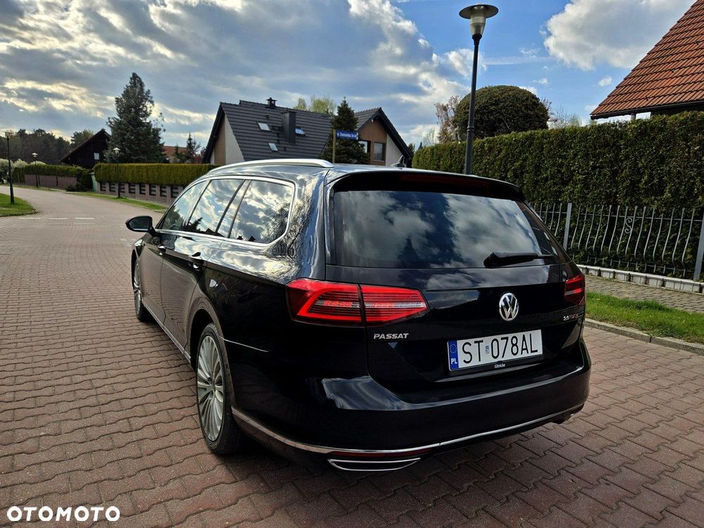 Volkswagen Passat - 4
