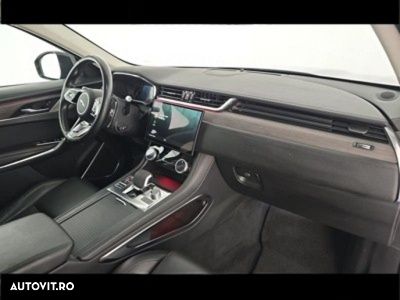 Jaguar F-Pace D200 AWD R-Dynamic SE - 23