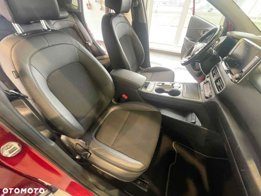 Hyundai Kona 39kWh Executive - 17