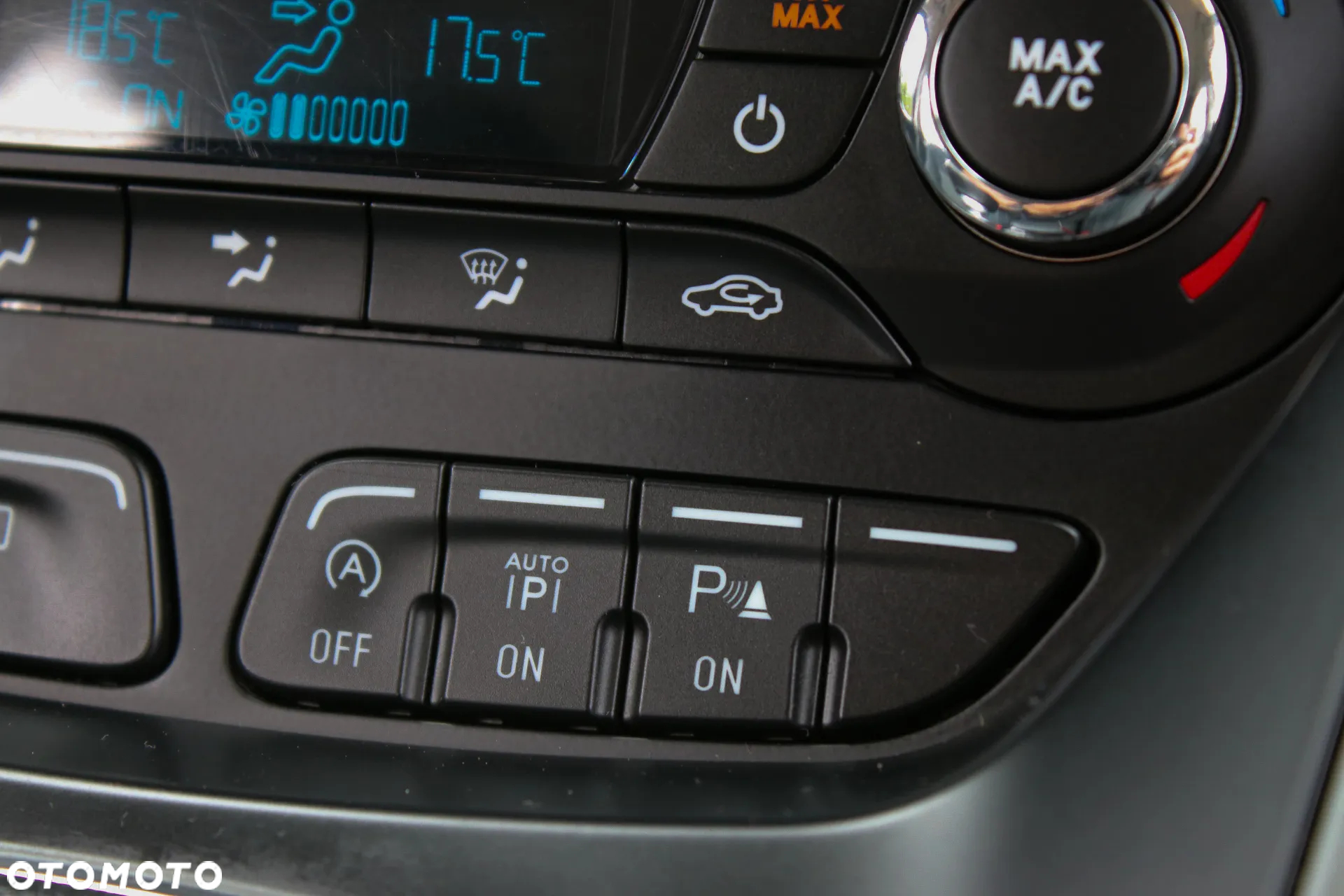 Ford C-MAX 1.6 EcoBoost Titanium - 36