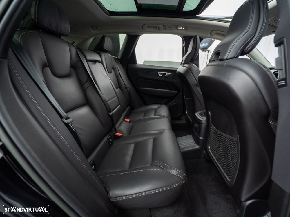 Volvo XC 60 2.0 T6 PHEV Plus Dark - 43