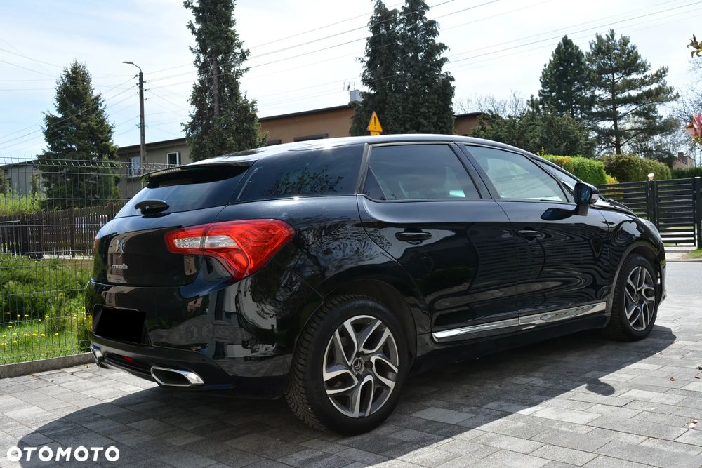 Citroën DS5 e-HDi 115 EGS6 Chic - 29