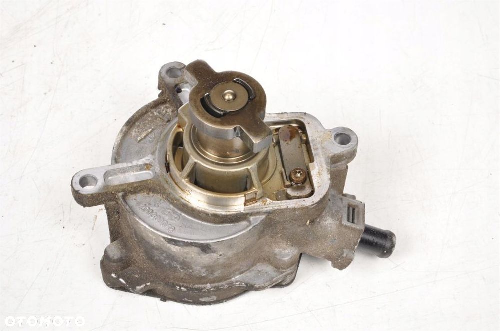 GOLF V 2.5 20V POMPA VACUM WAKUM VAKUM 07K145100C - 1