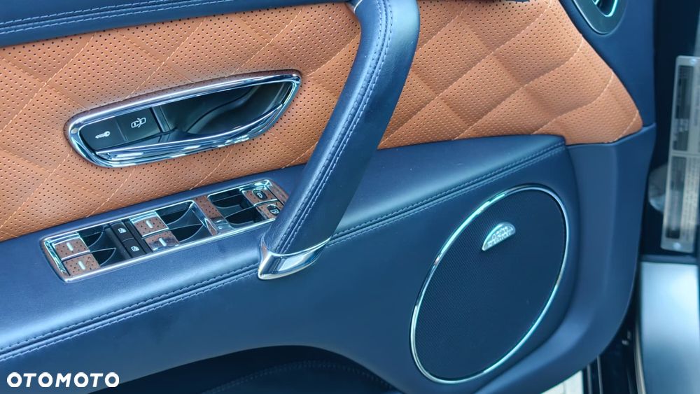 Bentley Flying Spur V8 S - 14