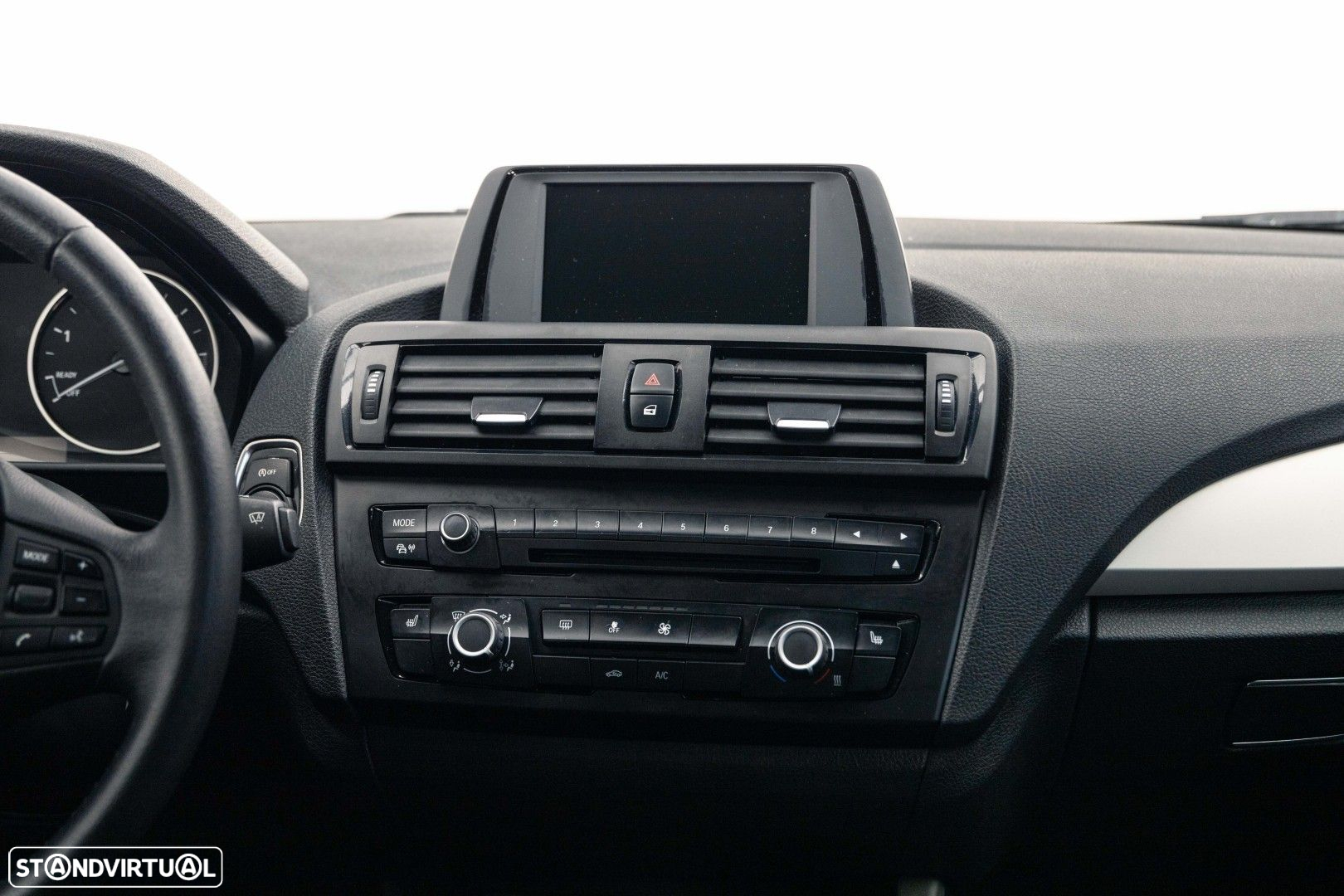 BMW 116 d Line Urban - 24