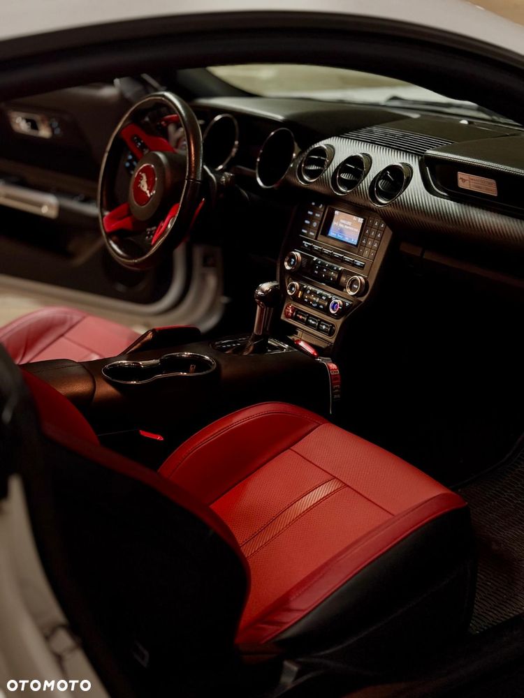 Ford Mustang - 7