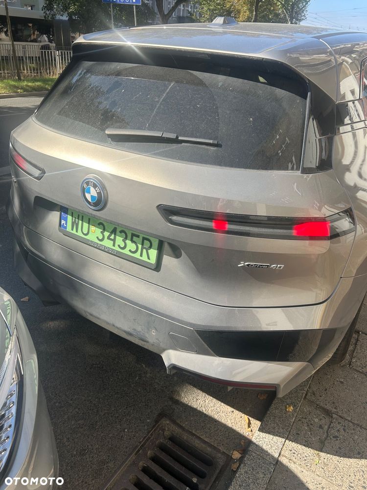 BMW iX xDrive40 76.6kWh Signature - 2