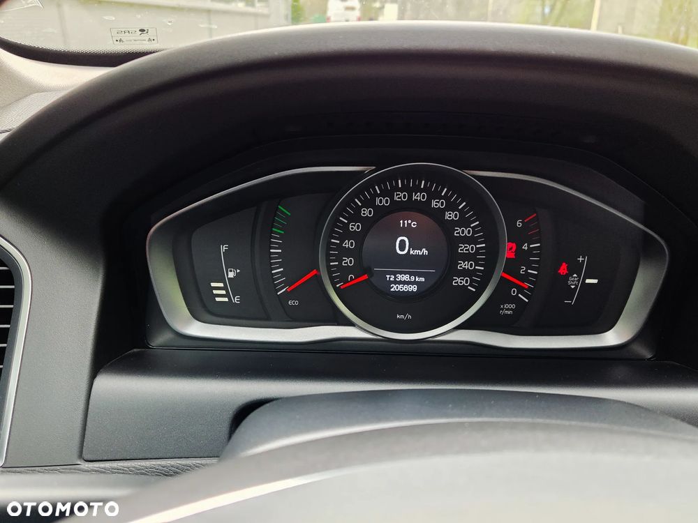Volvo XC 60 D4 Momentum - 35