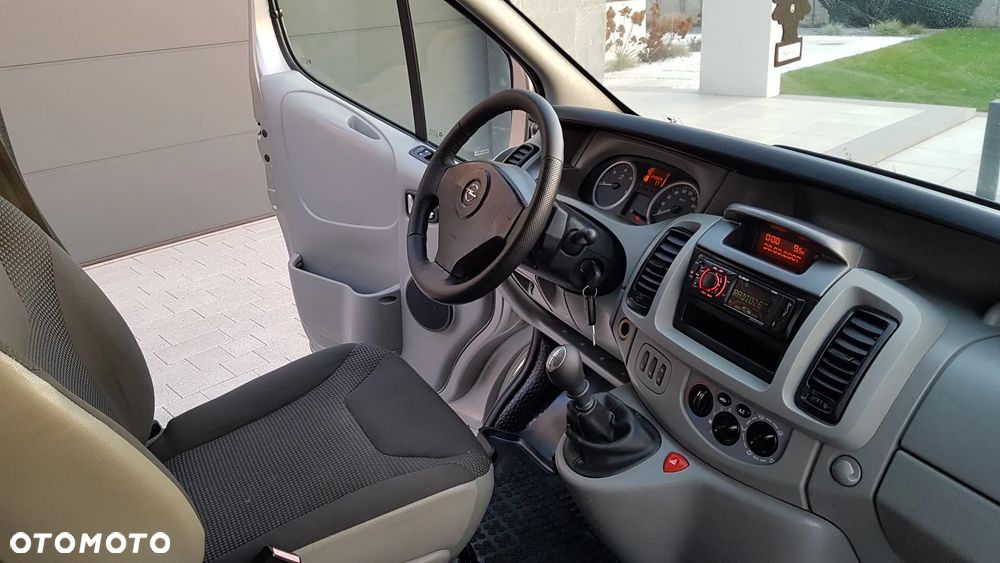 Opel Vivaro ver-2-0-tdci-titanium - 16