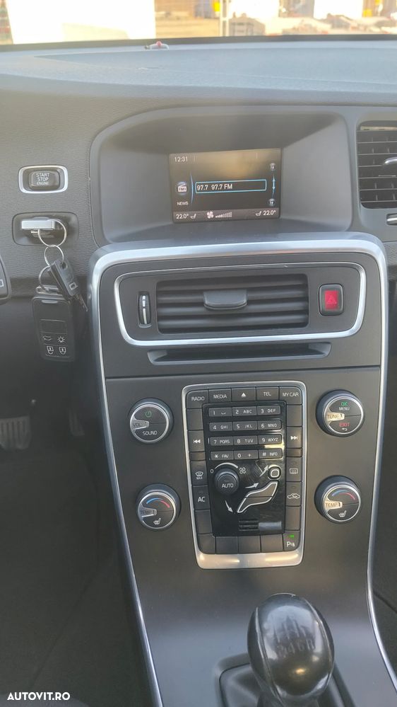 Volvo V60 D3 Momentum - 8