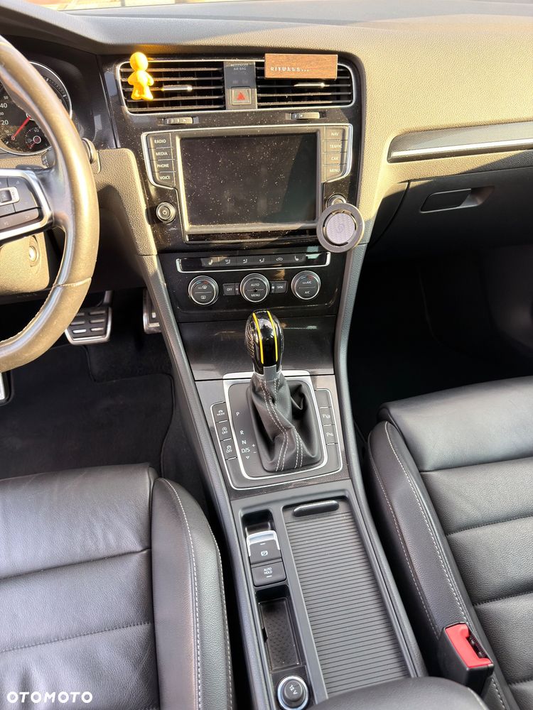 Volkswagen Golf - 20