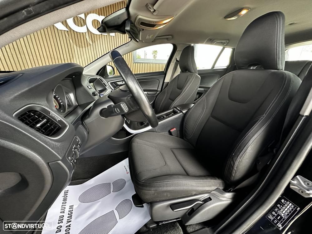 Volvo V60 2.0 D2 Momentum - 19