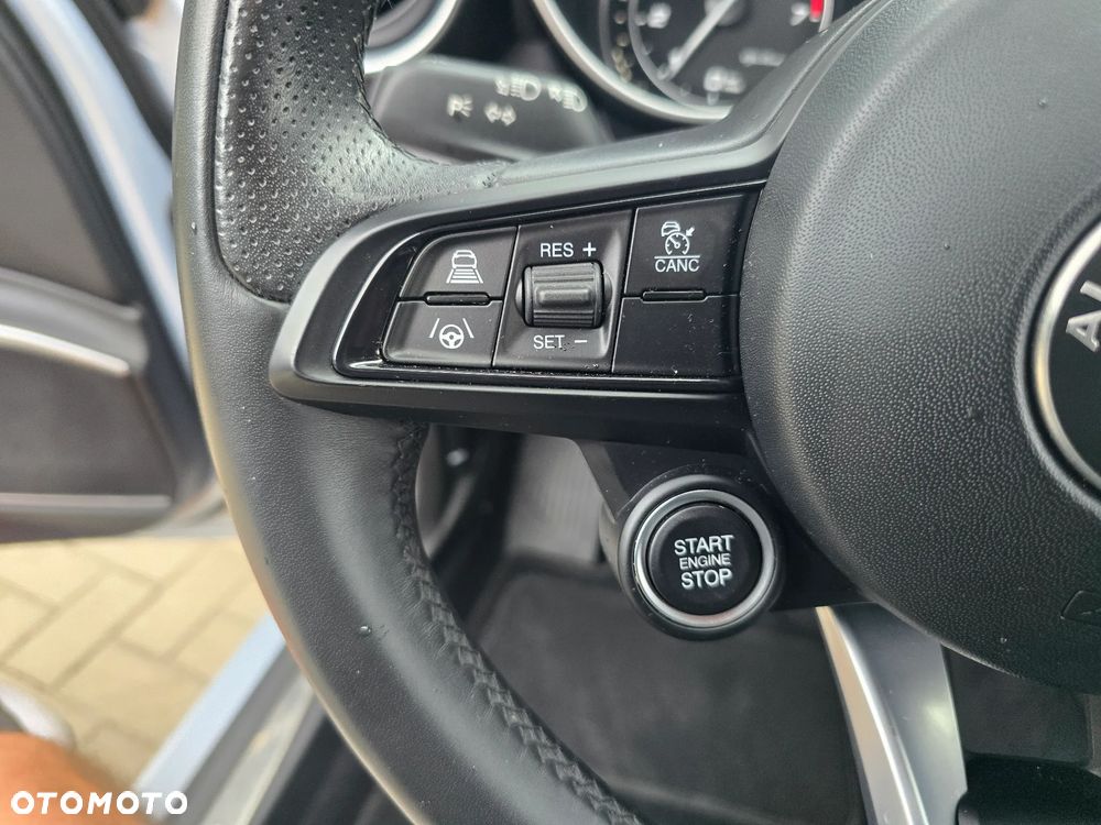 Alfa Romeo Giulia - 26