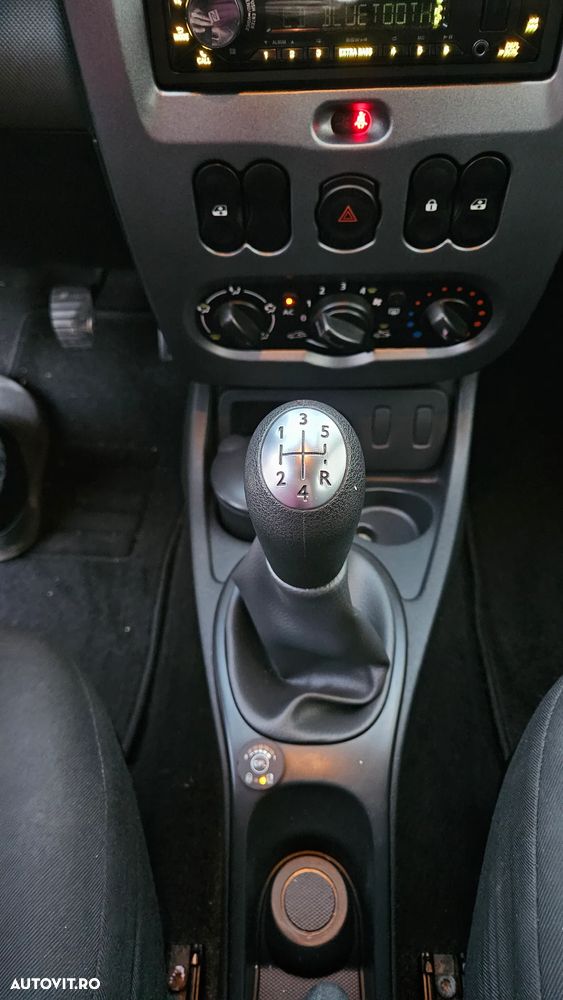 Dacia Duster 1.6 4x2 Laureate - 10