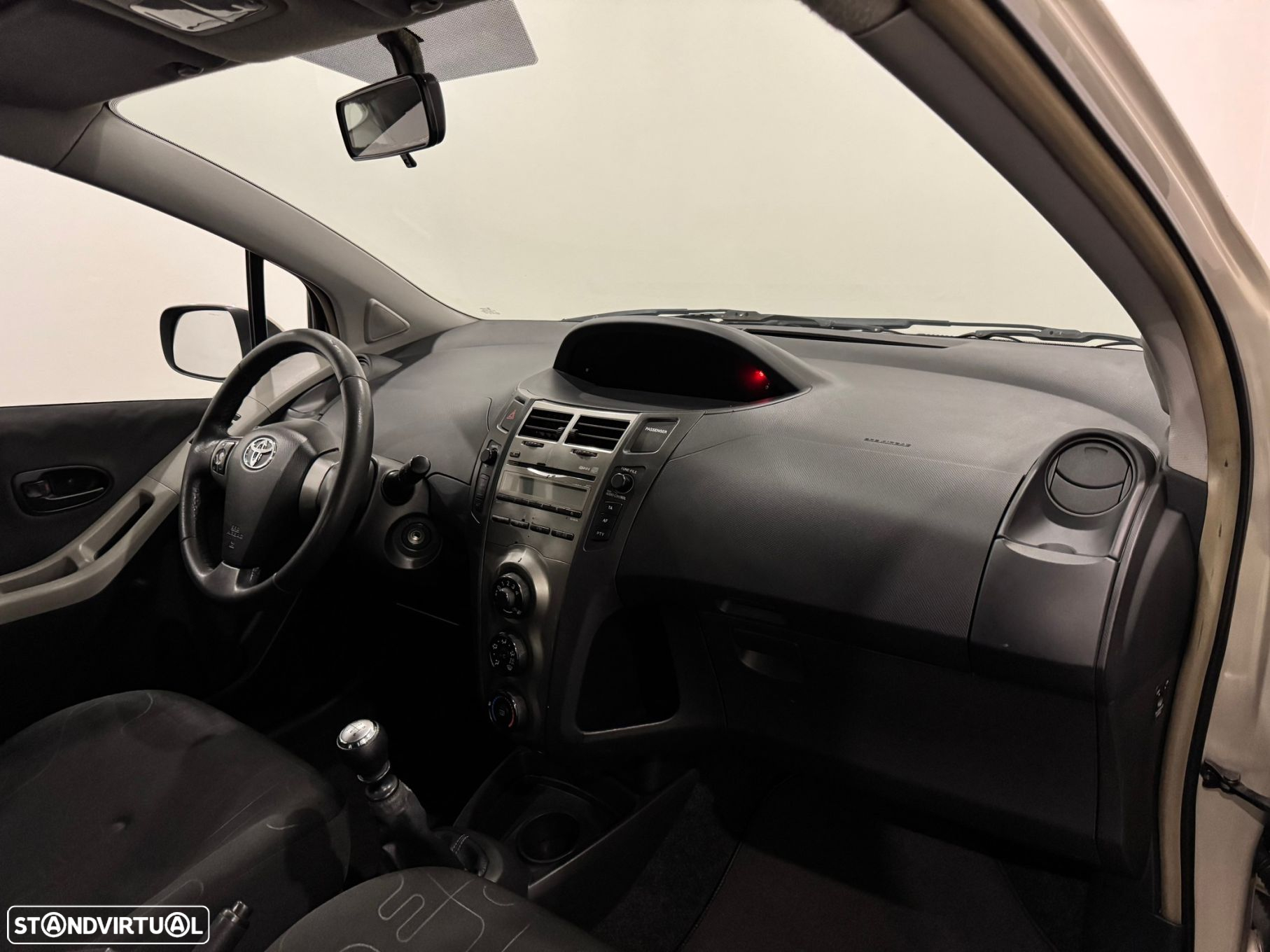 Toyota Yaris 1.33 VVT-i Comfort+AC - 24