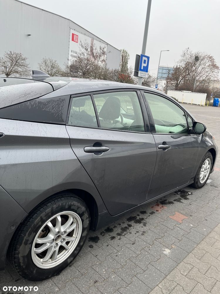 Toyota Prius Hybrid - 18