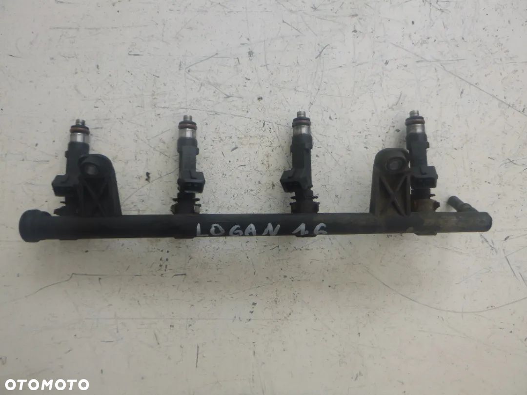 Dacia Logan 1,6 listwa wtryskiwacze 8200494284B - 1