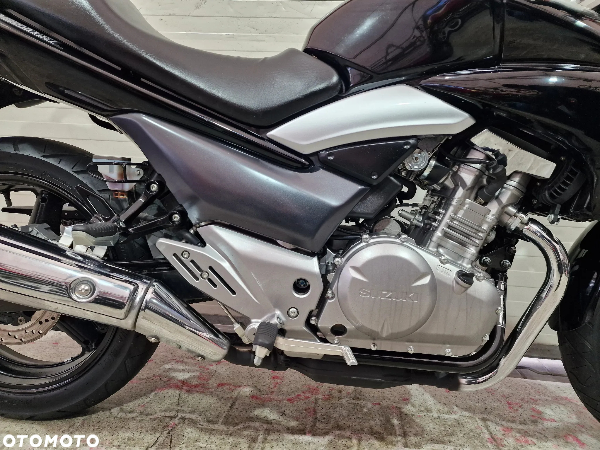 Suzuki GW 250 - 9