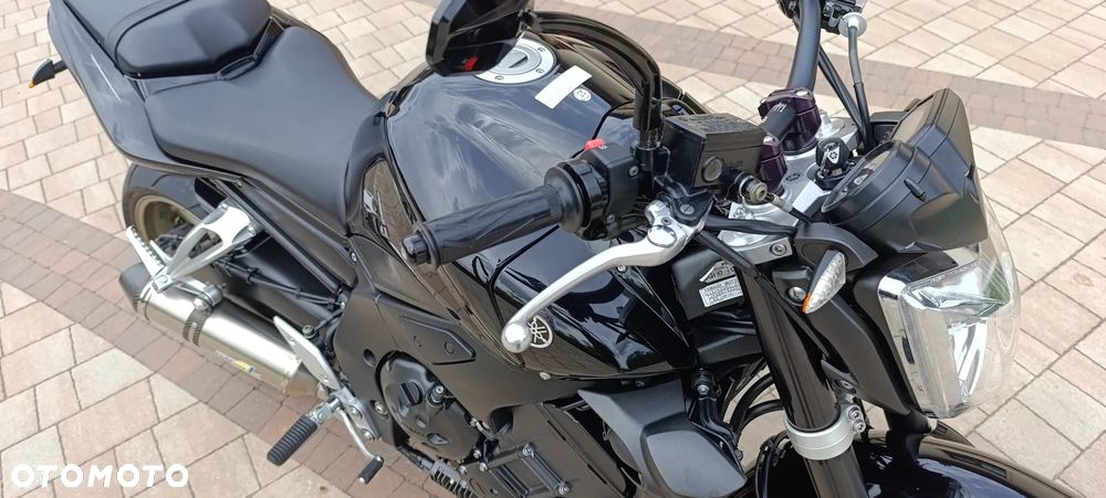 Yamaha FZ - 20