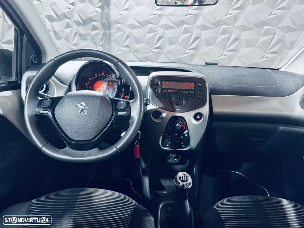 Peugeot 108 1.2 PureTech Top! Allure - 23