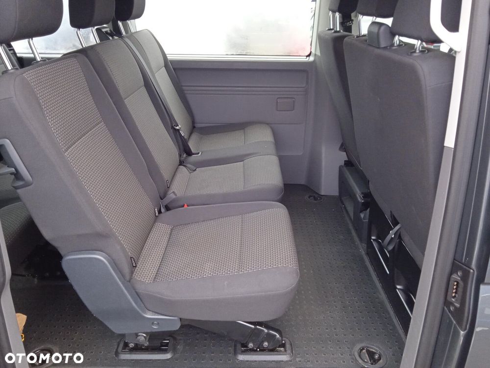 Volkswagen Caravelle - 16