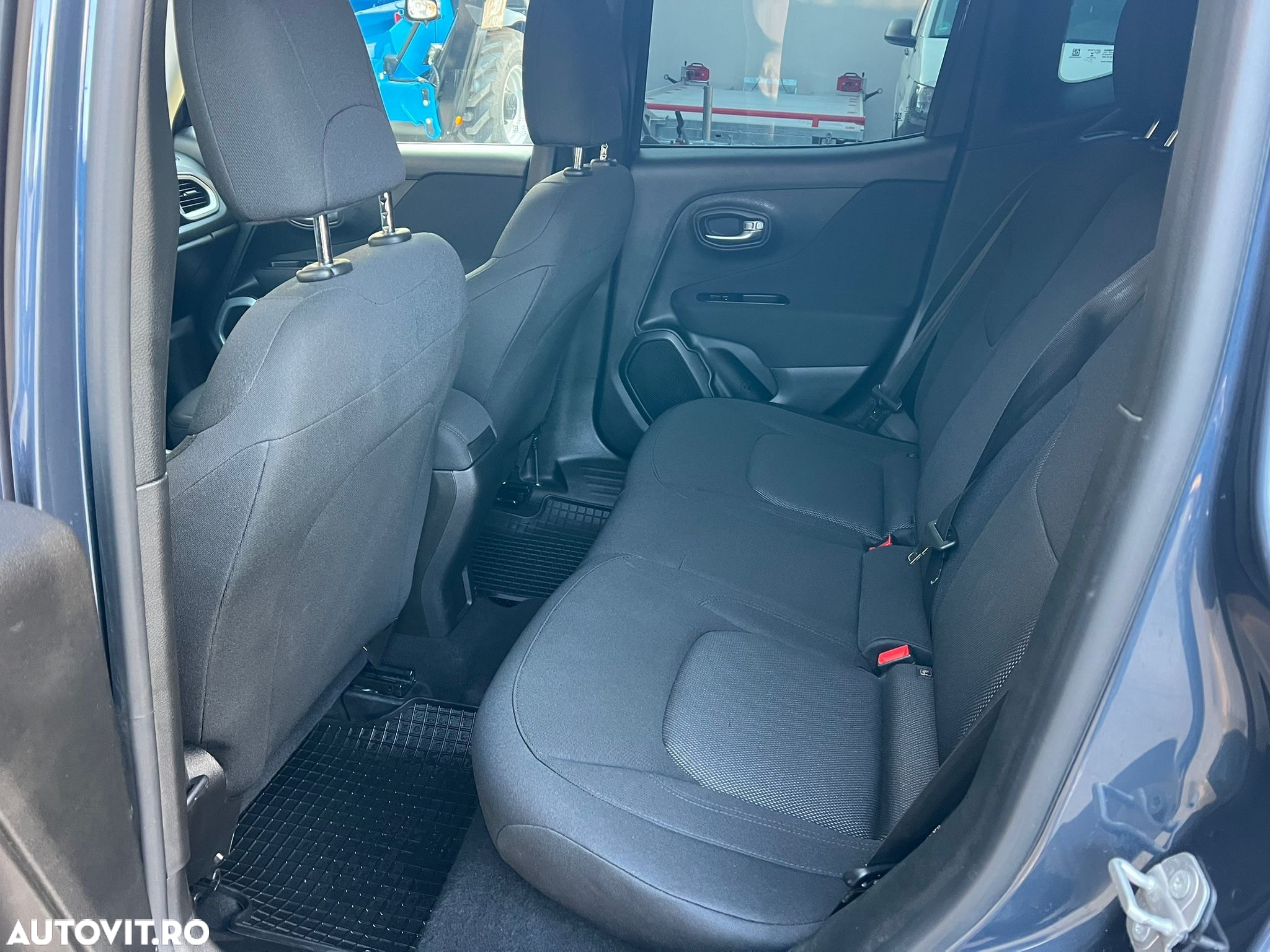 Jeep Renegade - 14