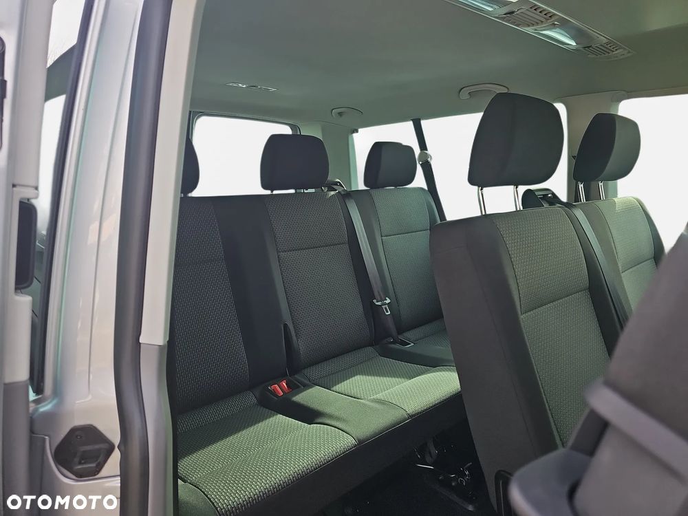 Volkswagen Caravelle - 9