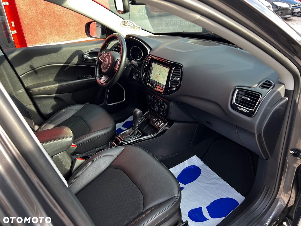 Jeep Compass - 27