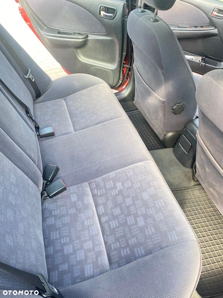 Toyota Avensis 2.0 VVT-i Sol - 11