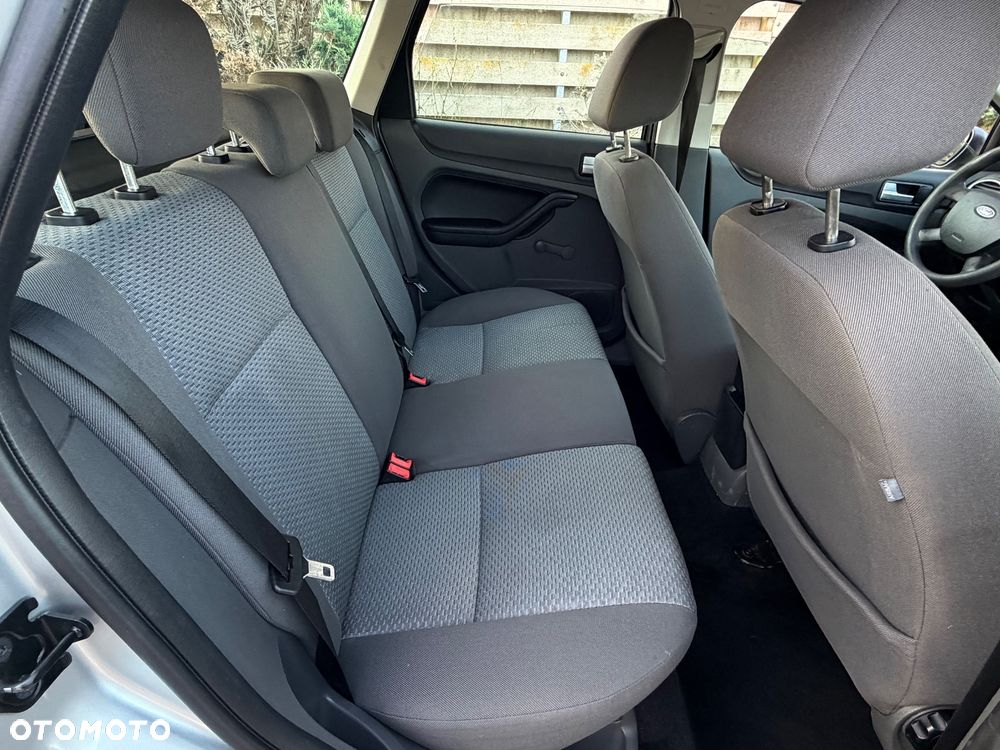 Ford Focus 1.6 16V Trend - 6