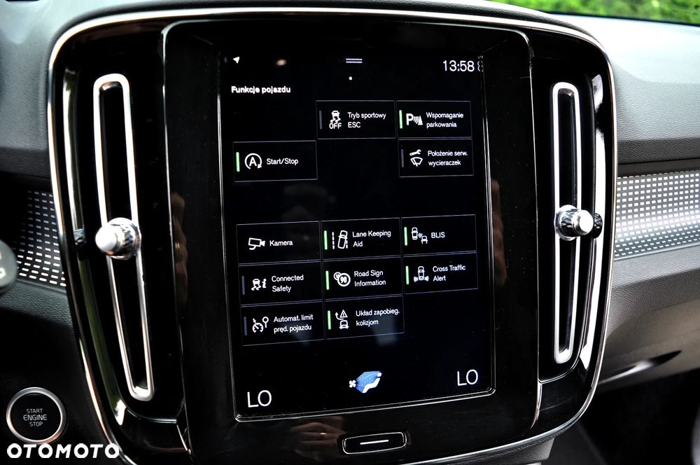 Volvo XC 40 T3 R-Design - 26