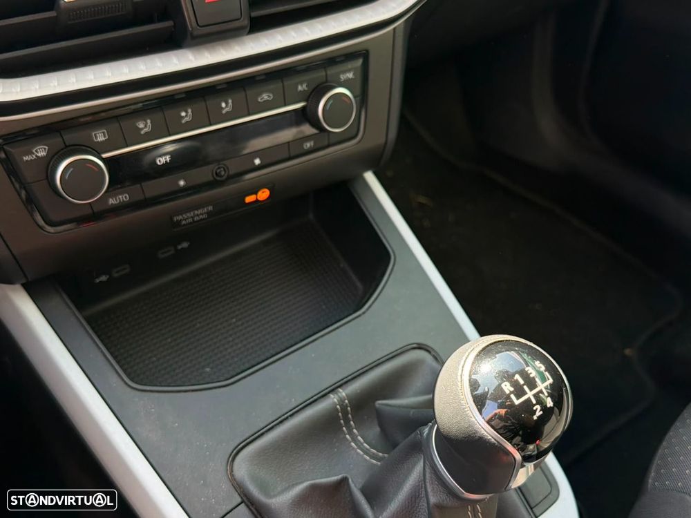 SEAT Arona 1.0 TSI — fotografia 4