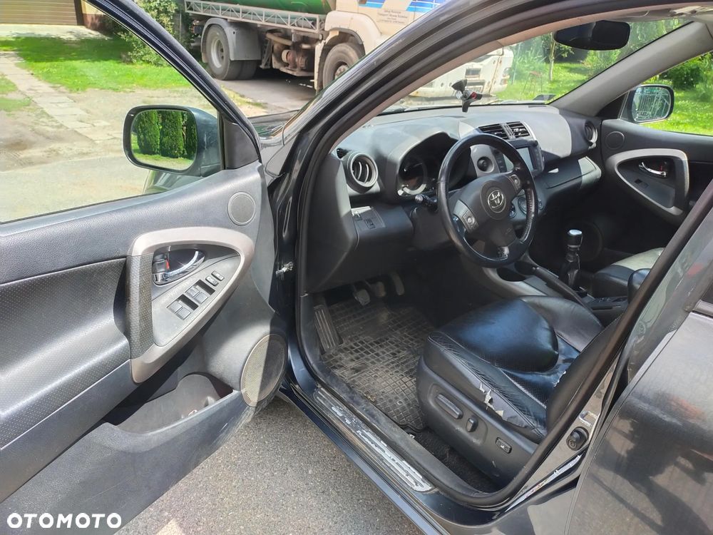 Toyota RAV4 2.2 D-4D 4x4 Executive - 6