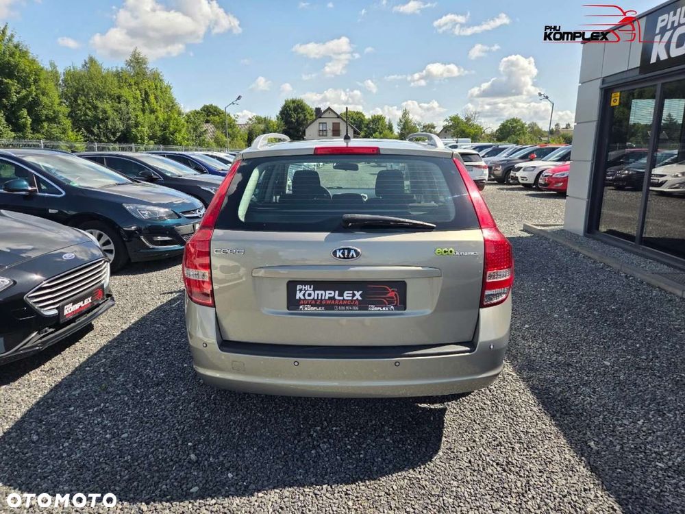 Kia Ceed - 6