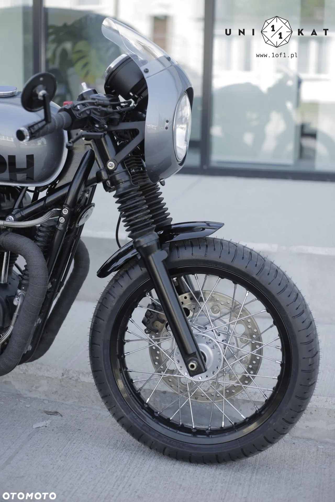 Triumph Thruxton - 7