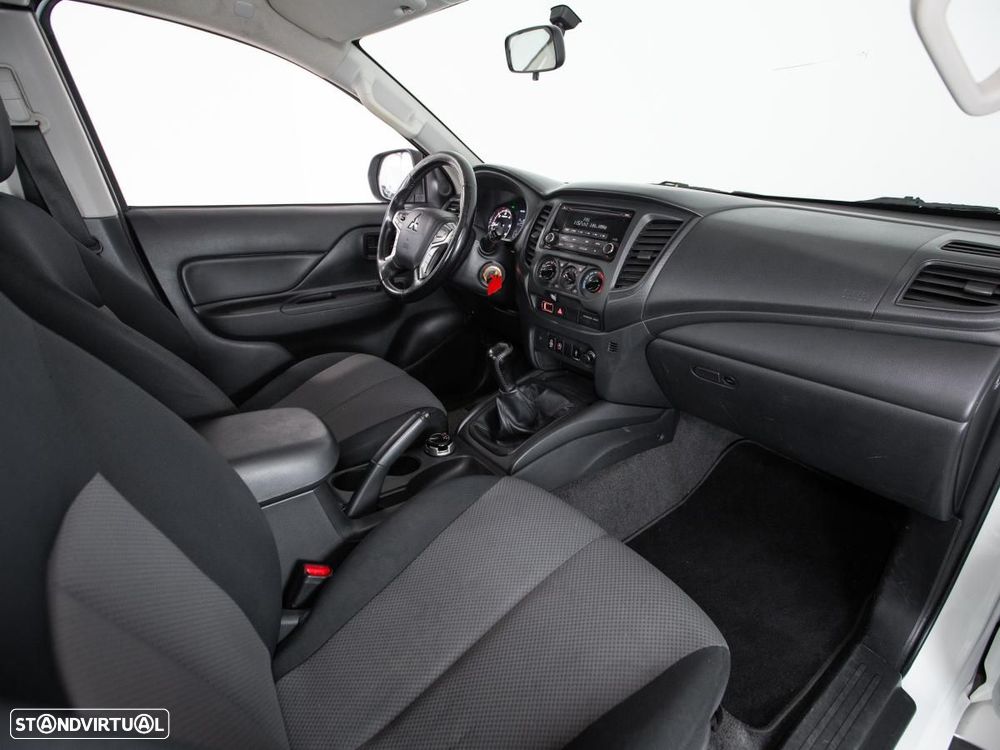 Mitsubishi L200 2.4 DI-D CLUB CAB INVITE 3L 4WD - 11