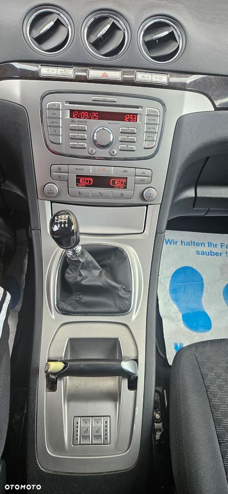 Ford Galaxy 2.0 TDCi Ghia - 22