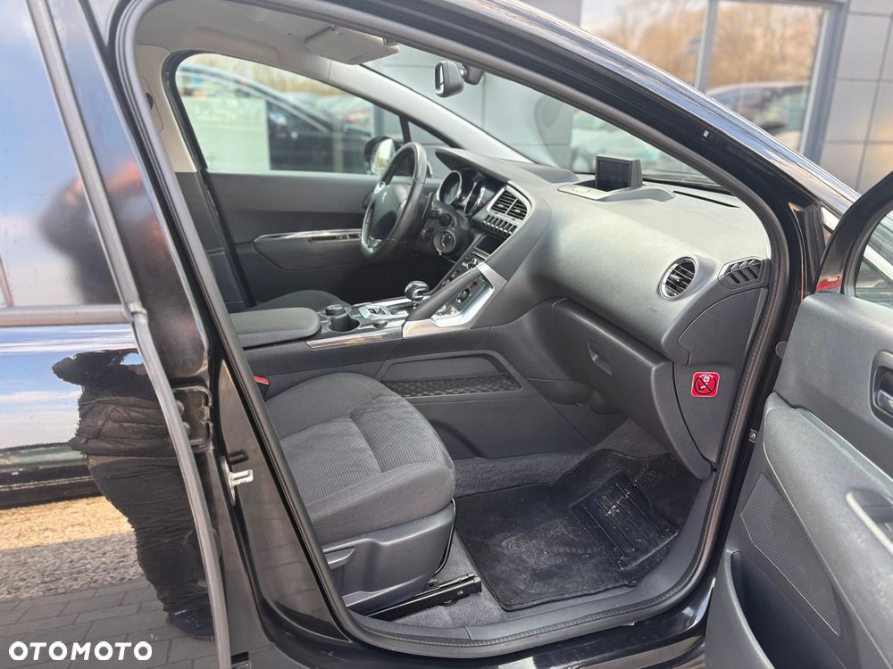 Peugeot 3008 Hybrid4 - 17