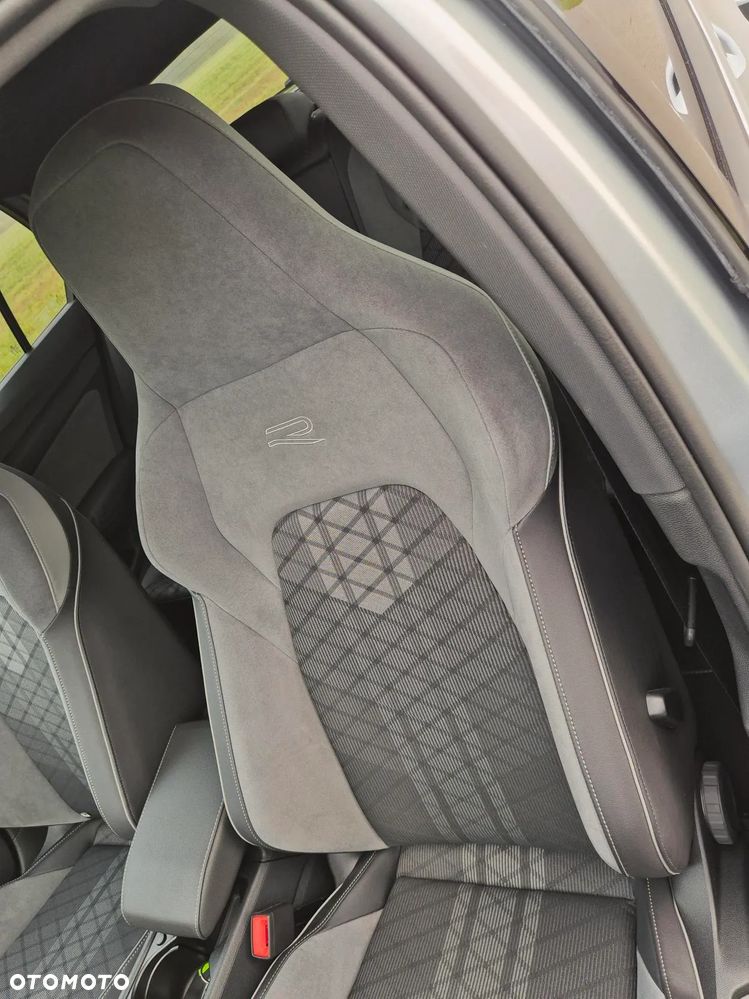 Volkswagen Golf - 10