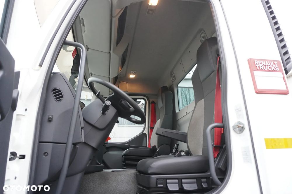 Renault C280 DTI 8 / HDS Fassi 5,6 t / Zasięg 8 m / Platforma 15 EPAL - 22