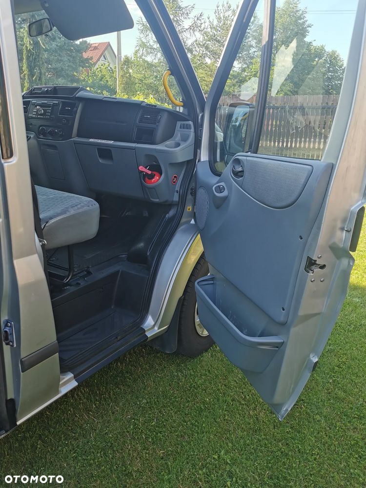 Ford Transit 350L Trend - 12