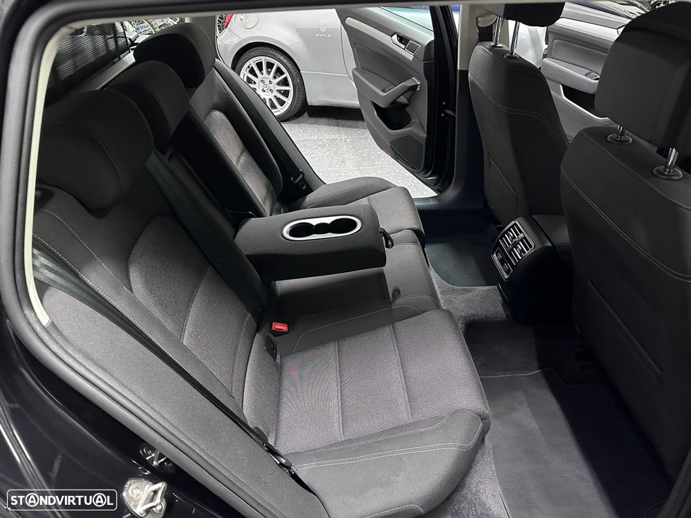 VW Passat Variant 2.0 TDi Confortline DSG - 14