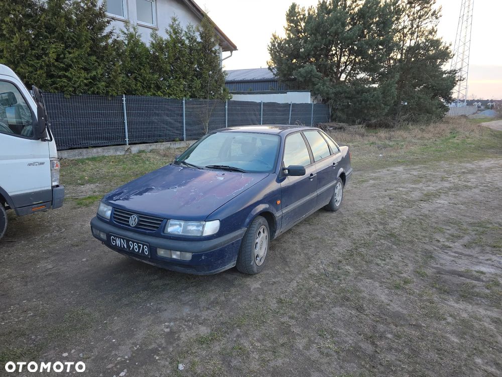 Volkswagen Passat 1.8 CL - 1
