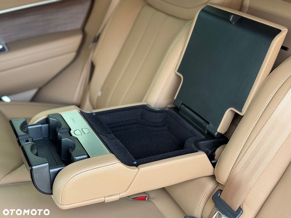 Land Rover Range Rover - 32