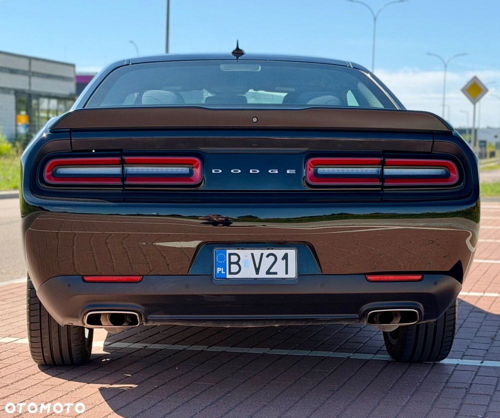 Dodge Challenger - 5